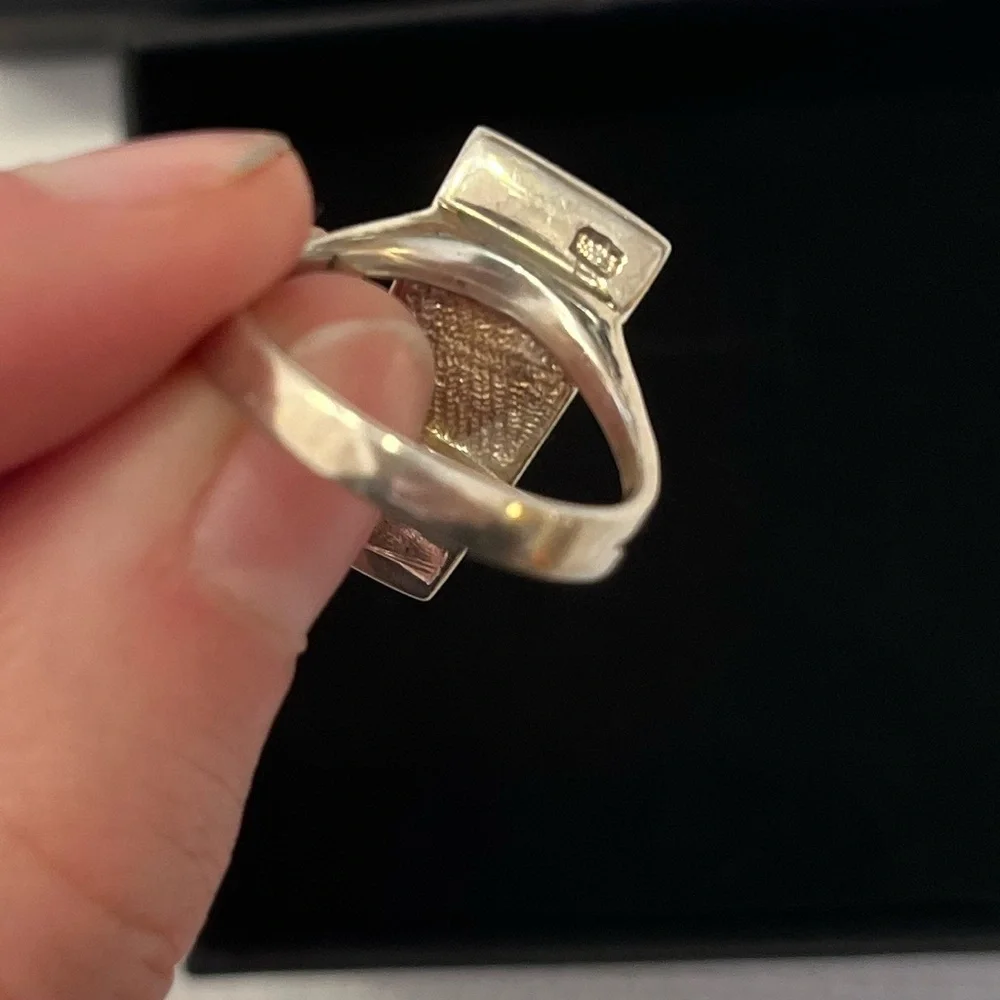 Sterling silver mother of pearl ring. Size 7.25 - Picture 8 of 10